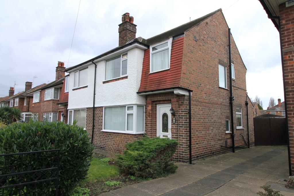 Barlock Road 3 bed semidetached house £675 pcm (£156 pw)