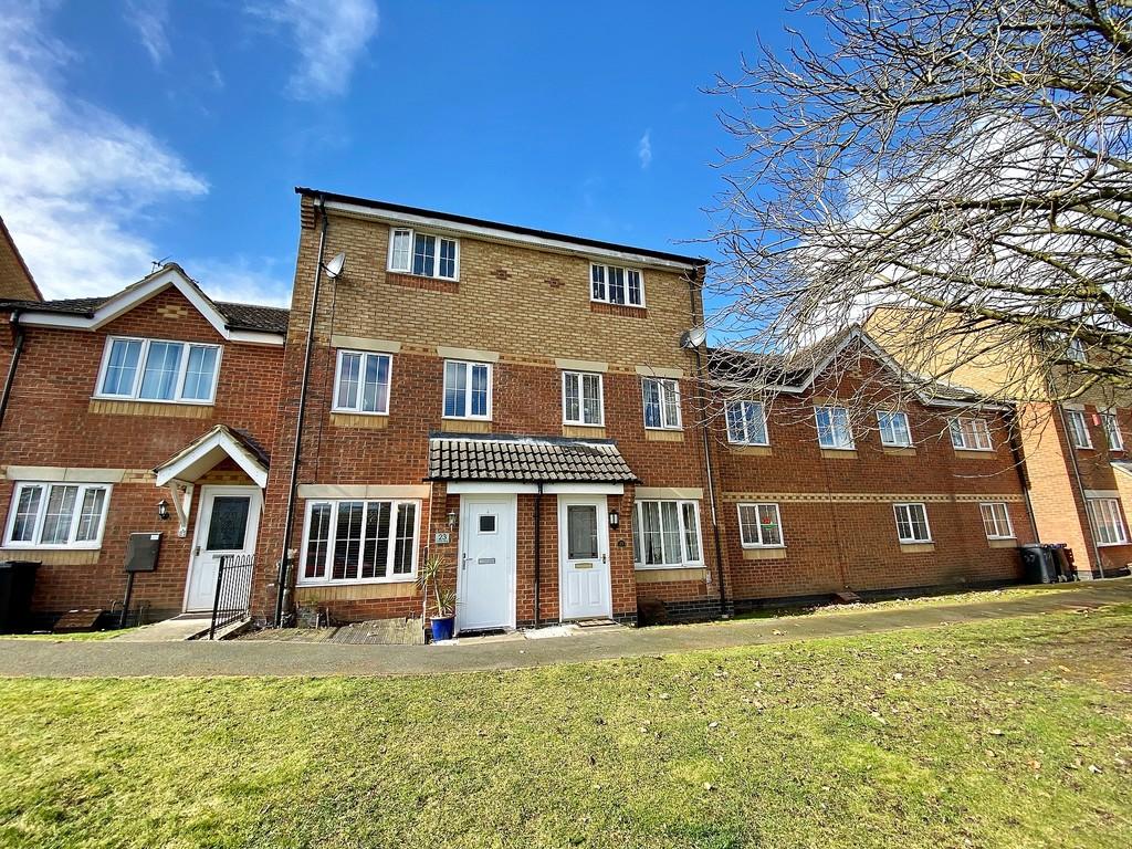 Timken Way, Daventry NN11 9UE 3 bed terraced house £190,000