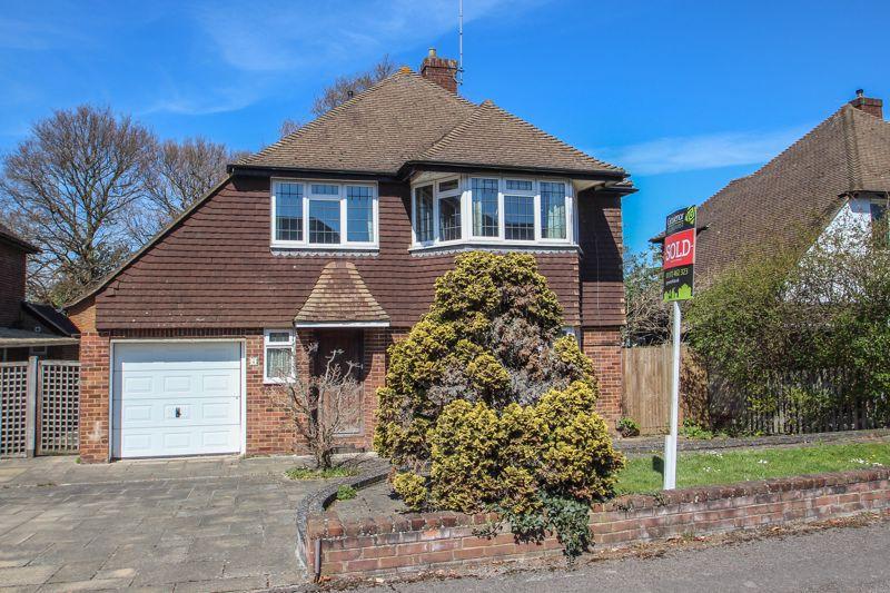 Derwent Close, Claygate 3 bed detached house £925,000