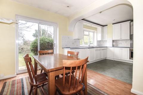 4 Derwent Close, Claygate, Esher, KT10 0RF