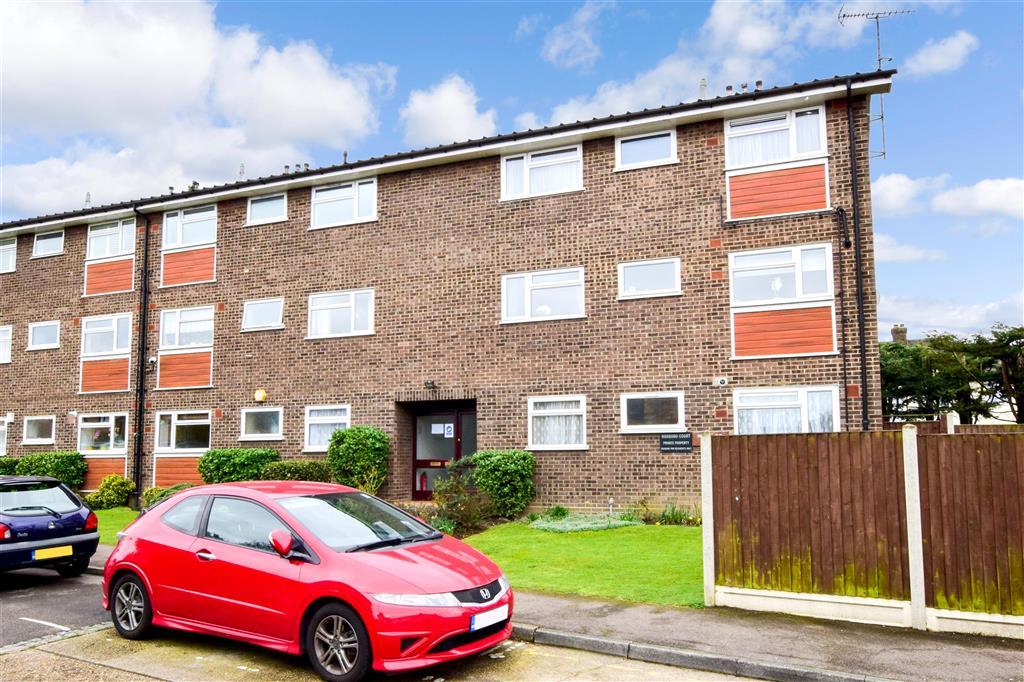 Manor Road, Romford, Essex 2 bed ground floor flat £270,000