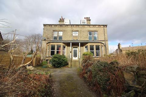 Eversley Bath Road, Halifax, HX3 0BU