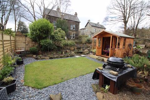 Eversley Bath Road, Halifax, HX3 0BU