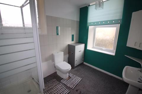 Eversley Bath Road, Halifax, HX3 0BU
