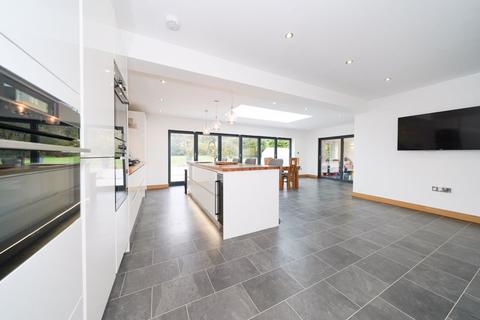 15a Chestnut Drive, Shenstone, Lichfield, WS14 0JH