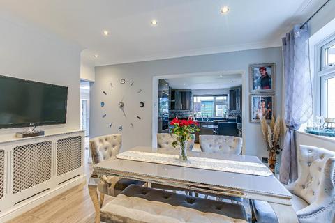15 Hilton Way, South Croydon, CR2 9ER
