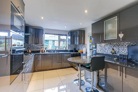 15 Hilton Way, South Croydon, CR2 9ER
