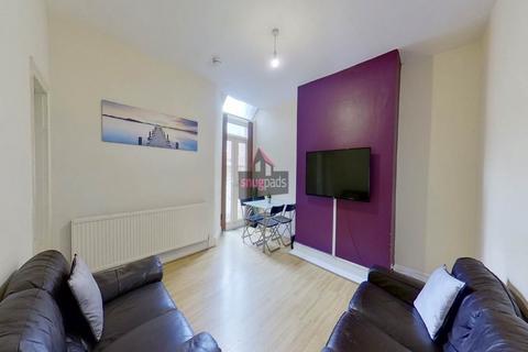 6 bedroom house to rent, Bolton Road, Salford, Manchester