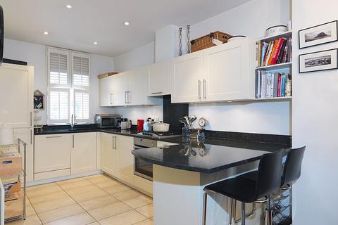 37 Beaumont Drive, Worcester Park, KT4 8FE