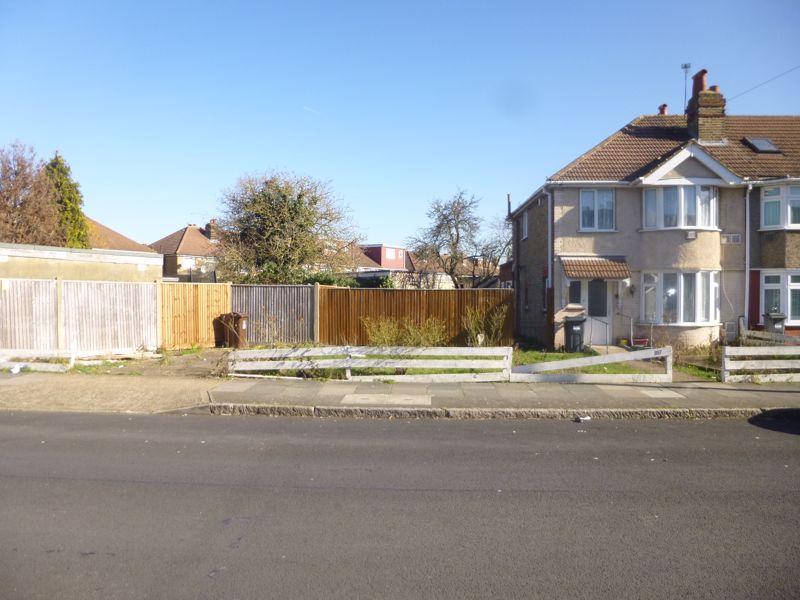 Berkeley Avenue, Cranford, Hounslow 4 bed house £550,000