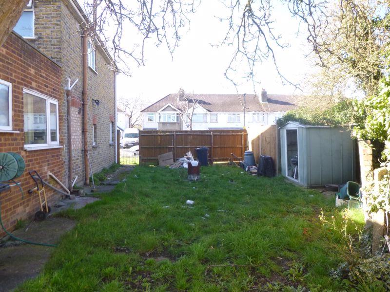 Berkeley Avenue, Cranford, Hounslow 4 bed house £550,000