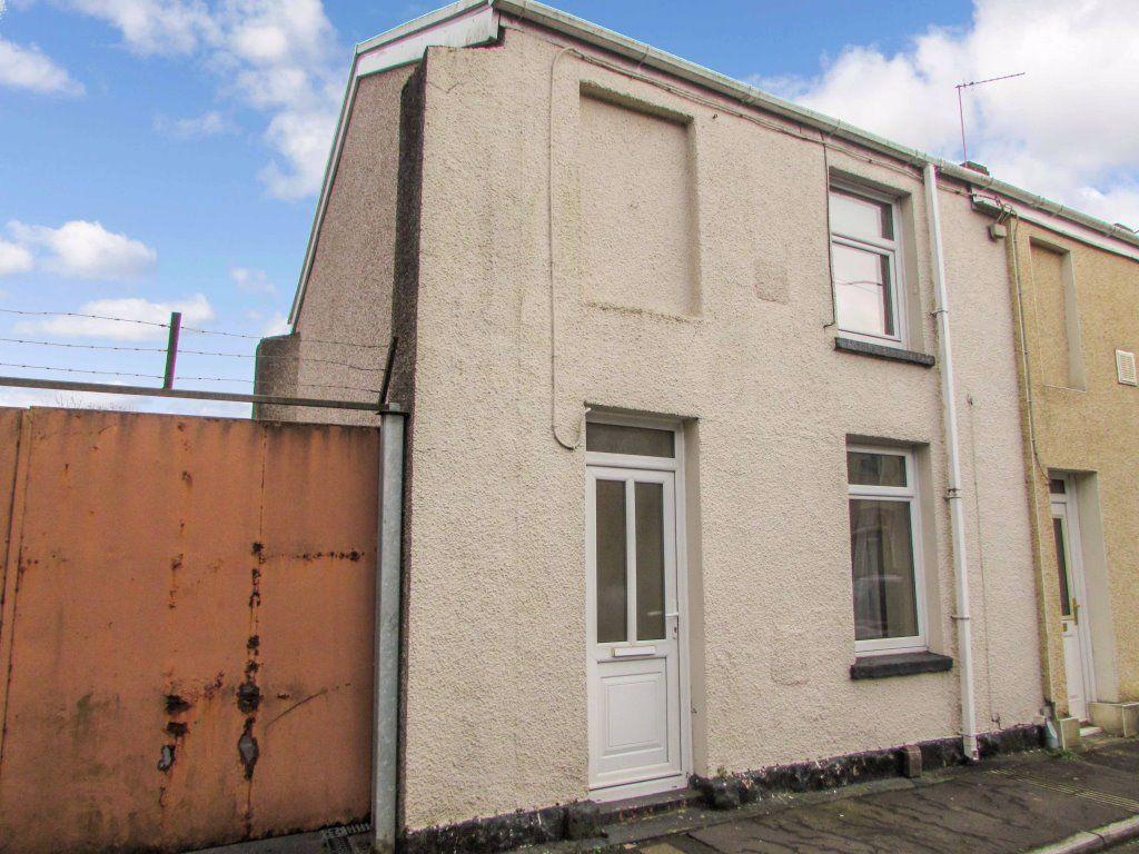 Henry Street, Neath, SA11 1PG 2 bed house £495 pcm (£114 pw)