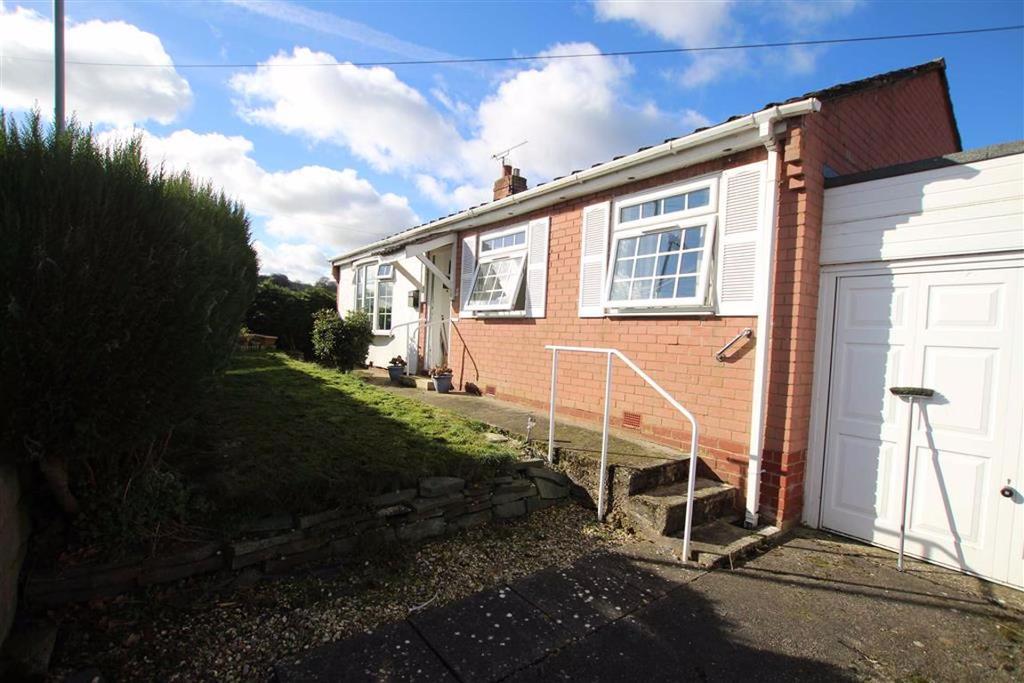 Manor Drive, The Manor, Flint, Flintshire, CH6 3 bed detached bungalow for sale £139,950