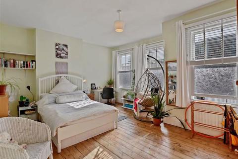4 Studland Road, London, SE26 5NH