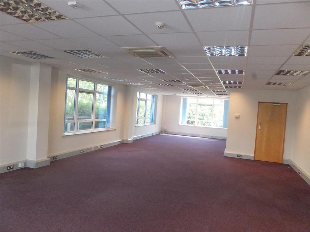 Suite 2 Tadcaster House Pershore Office - £917 pcm (£212 pw)