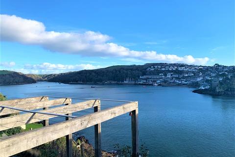 76 Esplanade, Fowey, PL23 1JA