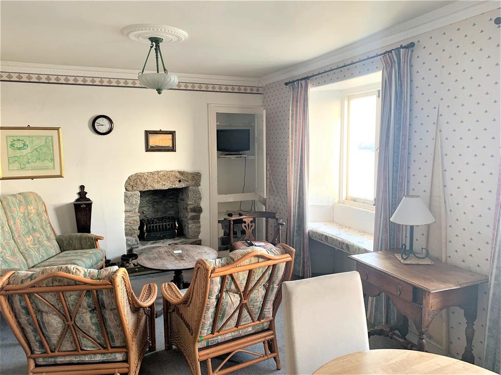 Sitting room 2.jpeg