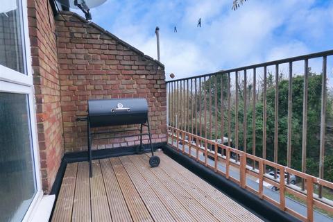 42 Ebbsfleet Walk, Northfleet, Gravesend, DA11 9EN