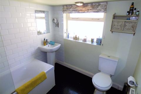 100 Upgate, Louth, LN11 9JN