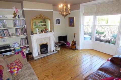 100 Upgate, Louth, LN11 9JN