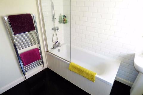 100 Upgate, Louth, LN11 9JN