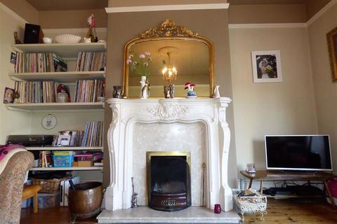 100 Upgate, Louth, LN11 9JN