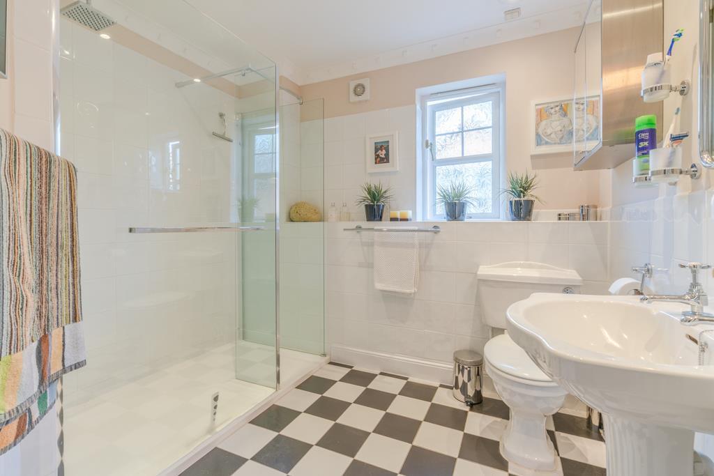 2 Perry Close rm-13.jpg