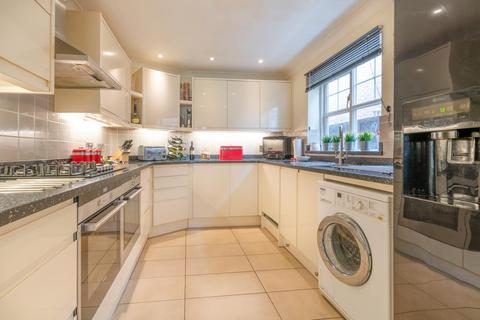 2 Perry Close, Charlton Kings, Cheltenham, GL53 8QY