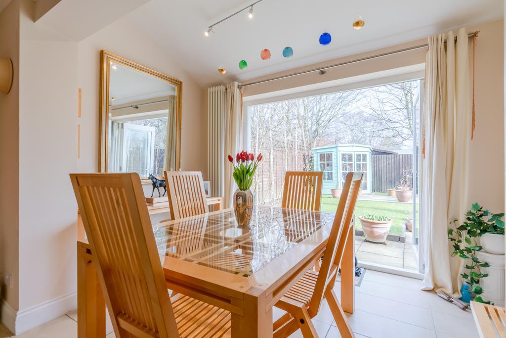 2 Perry Close rm-2.jpg