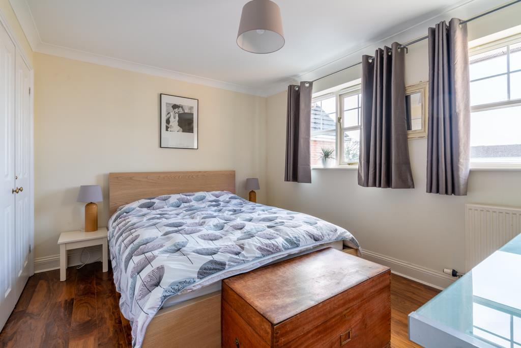 2 Perry Close rm-9.jpg