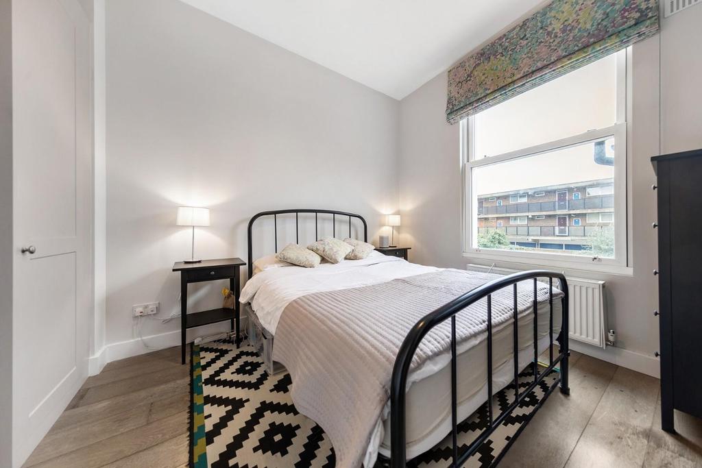 Second Bedroom (2).jpg