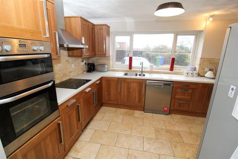 8 Berry Close, Rothersthorpe, Northampton, NN7 3JQ