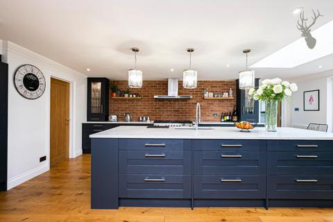 50 Orchard Drive, Theydon Bois, Epping, CM16 7DJ