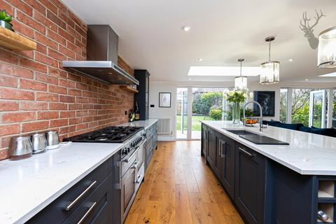 50 Orchard Drive, Theydon Bois, Epping, CM16 7DJ