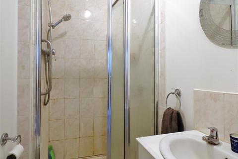 107 Appledore Avenue, Bexleyheath, DA7 6QJ