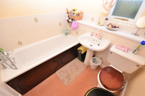 61 Lorimer Close, Luton, LU2 7RL