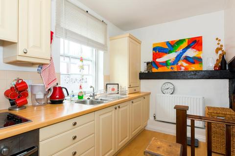 Flat 1, 9 High Street, Ewell, Epsom, KT17 1SG