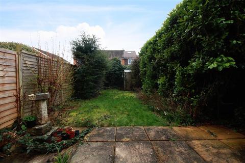 5 Barnsnap Close, Horsham, RH12 5XY