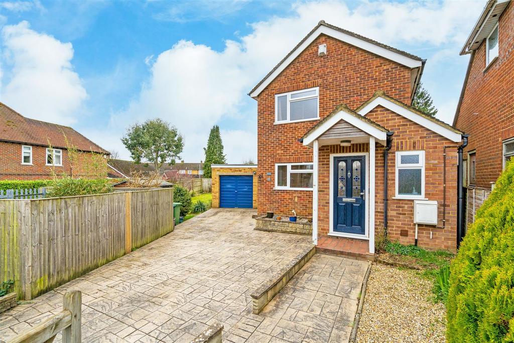 SOLD STC SIMILAR PROPERTIES REQUIRED! Watchet Lane, Holmer Green