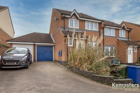 42 Caravel Close, Grays, RM16 6QB