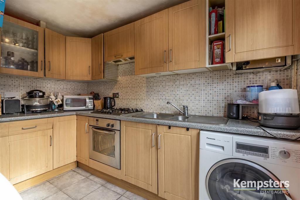 Kitchen 3.jpg