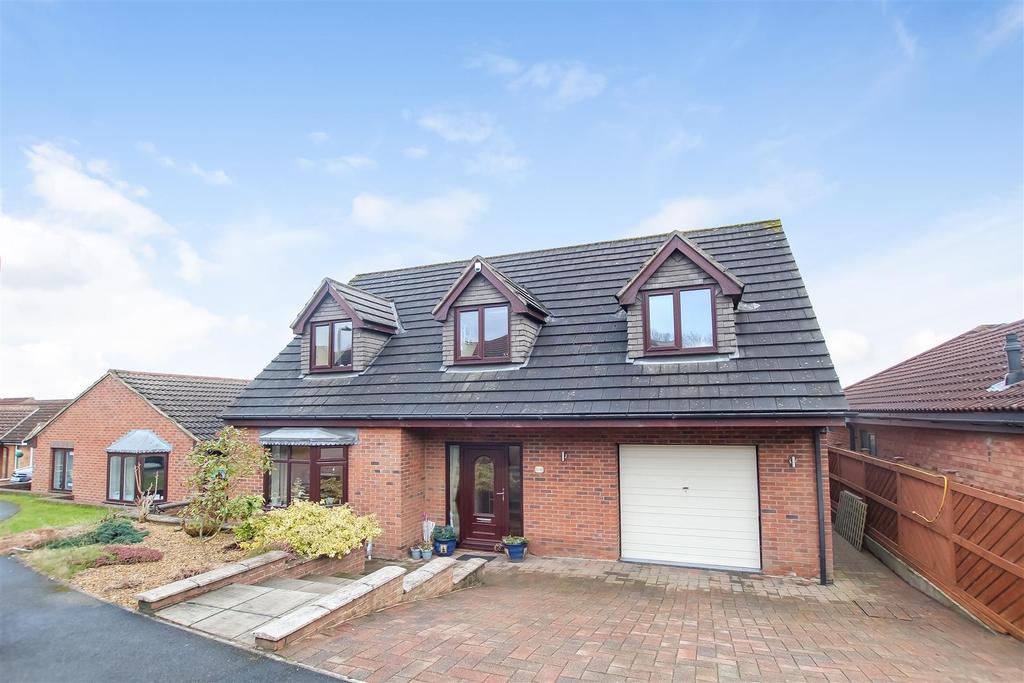 Lawrence Crescent, Richmond 4 bed detached house £425,000