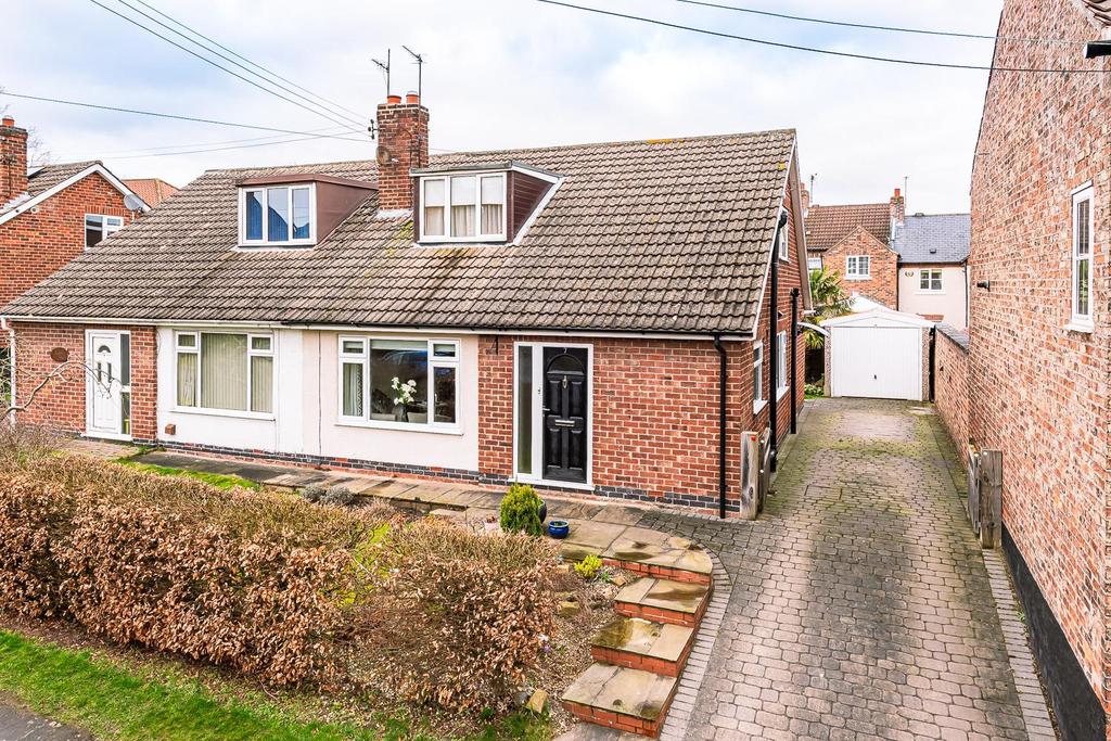 Church Street, Dunnington, York, YO19 3 bed semidetached bungalow £