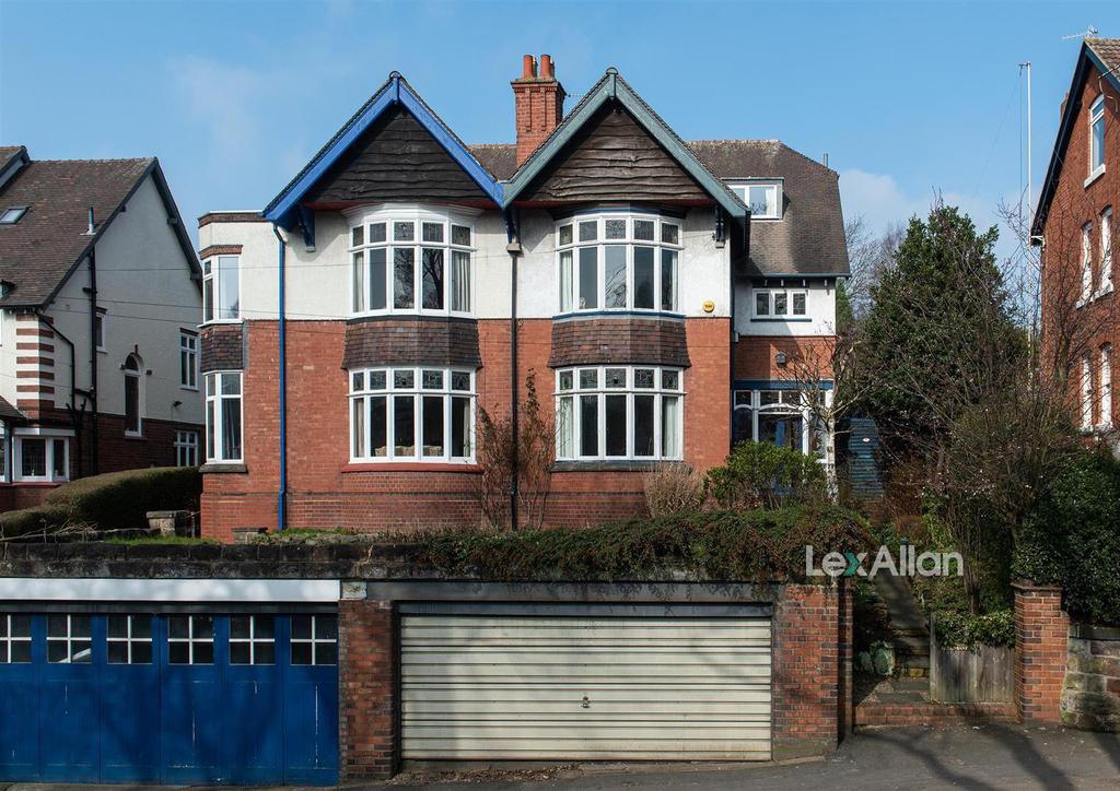 32 Woodland Gardens N10 Fasci Garden