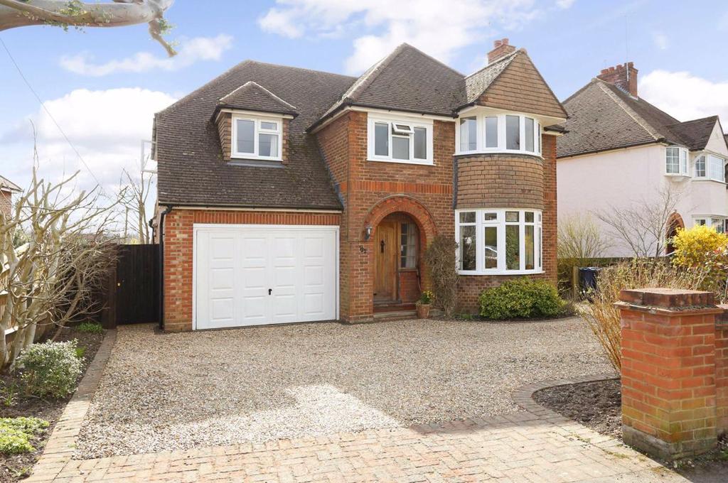 Weybourne Road, Weybourne, Farnham 4 bed detached house £725,000