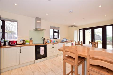 58 Brightside, Billericay, CM12 0LE