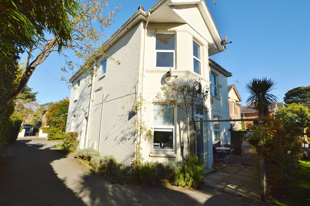 Richmond Wood Road, Bournemouth BH8 1 bed flat £695 pcm (£160 pw)