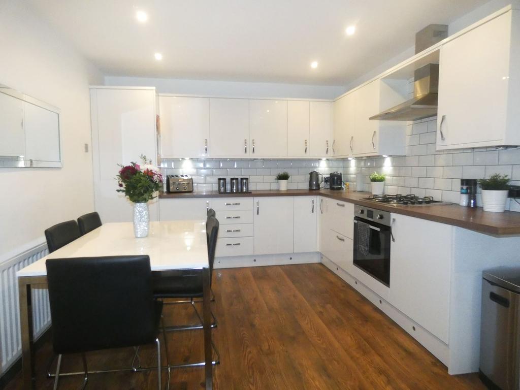 Stanton Avenue, Newsham Farm, Blyth... 4 bed semidetached house £199,950