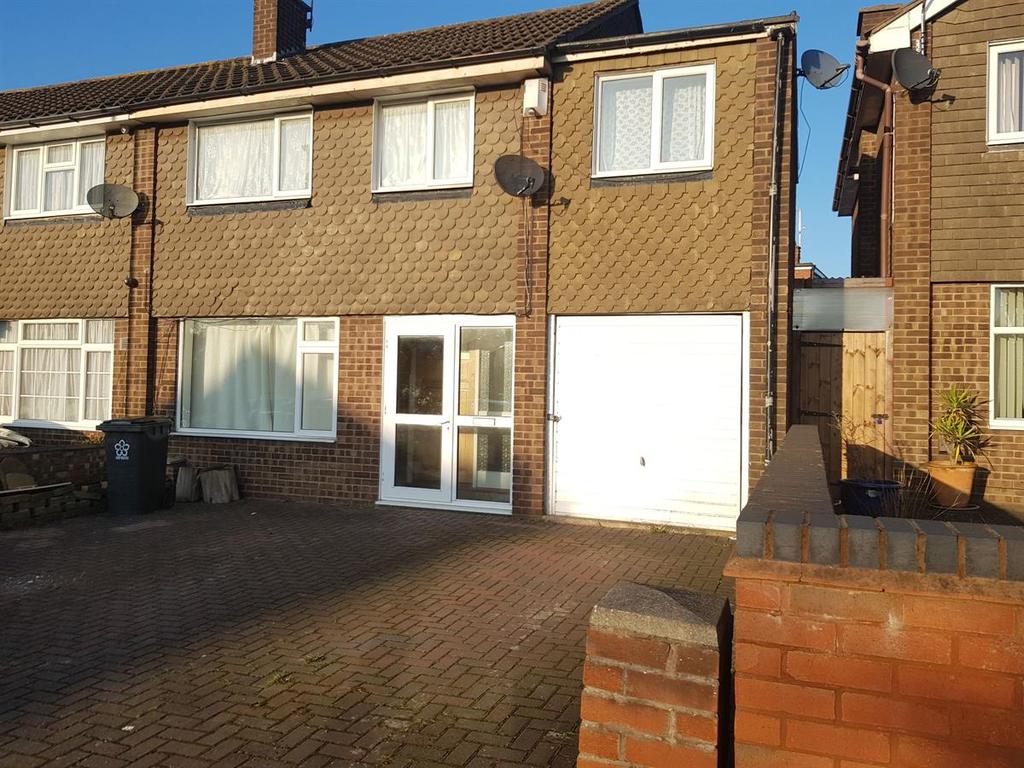 Gilmorton Avenue, Leicester 4 bed semidetached house £895 pcm (£207 pw)