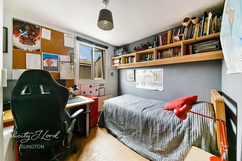 6 Faraday Close, London, N7 8BH